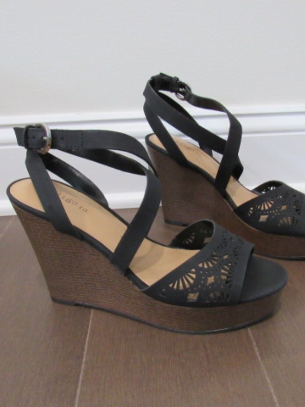 Indigo Rd Katrice Wedge Sandals Black 8 M New
